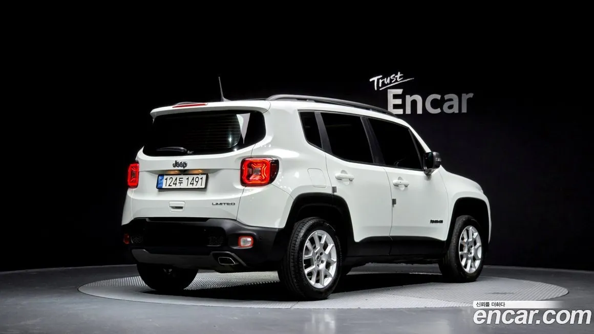 Jeep Renegade — фото 2