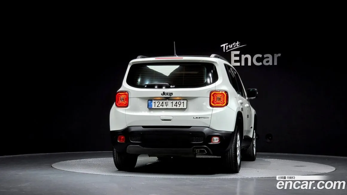 Jeep Renegade — фото 4