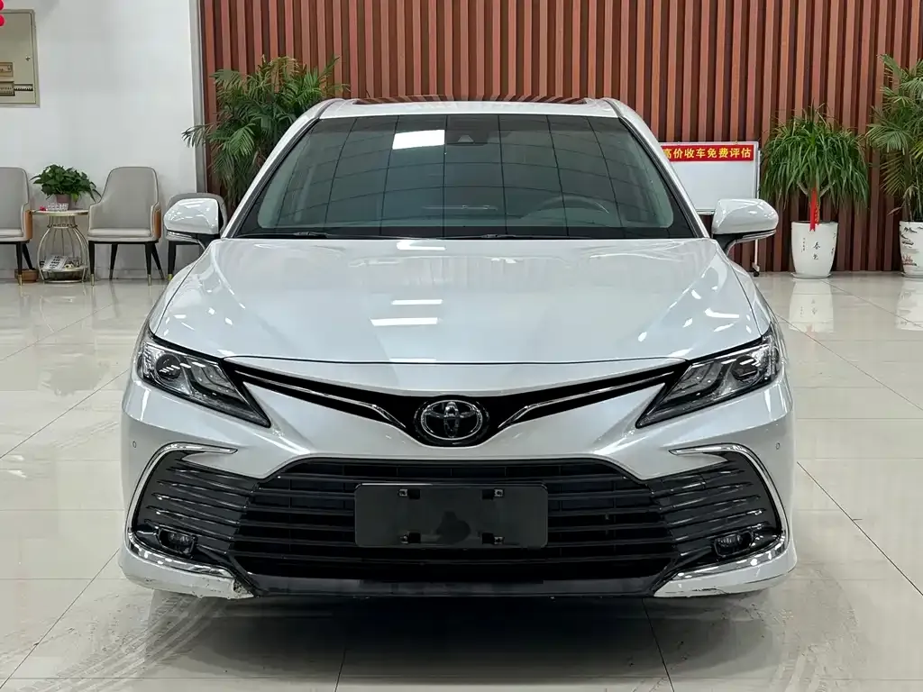 Toyota Camry 2021 из CN, фото 2