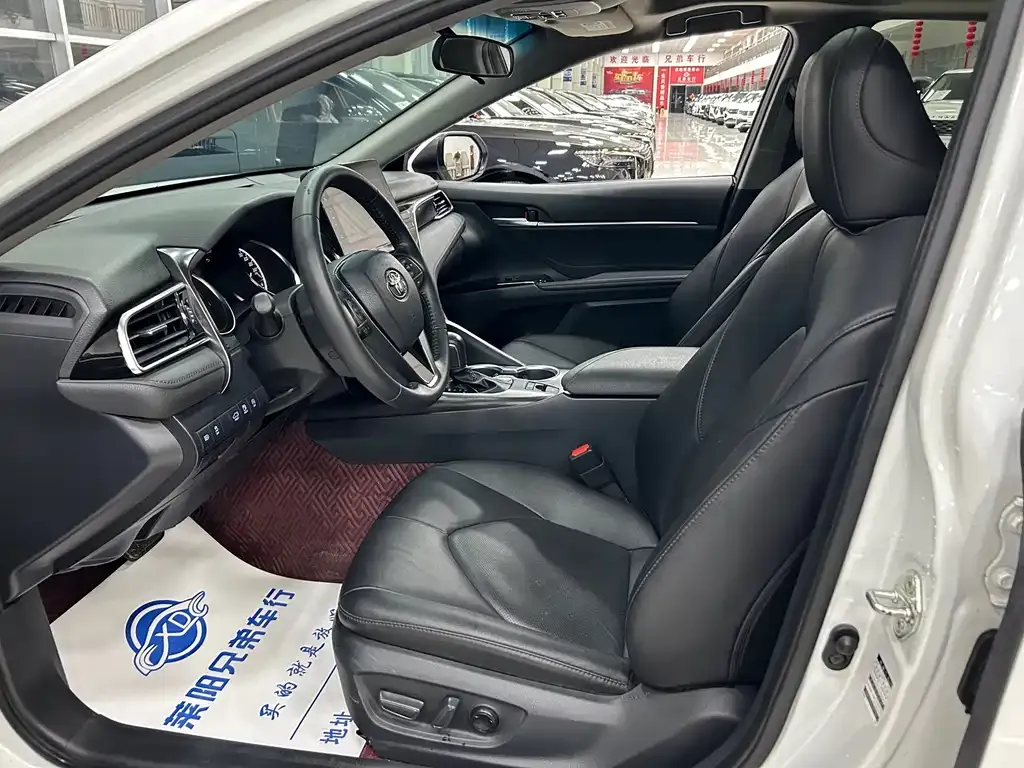 Toyota Camry 2021 из CN, фото 4