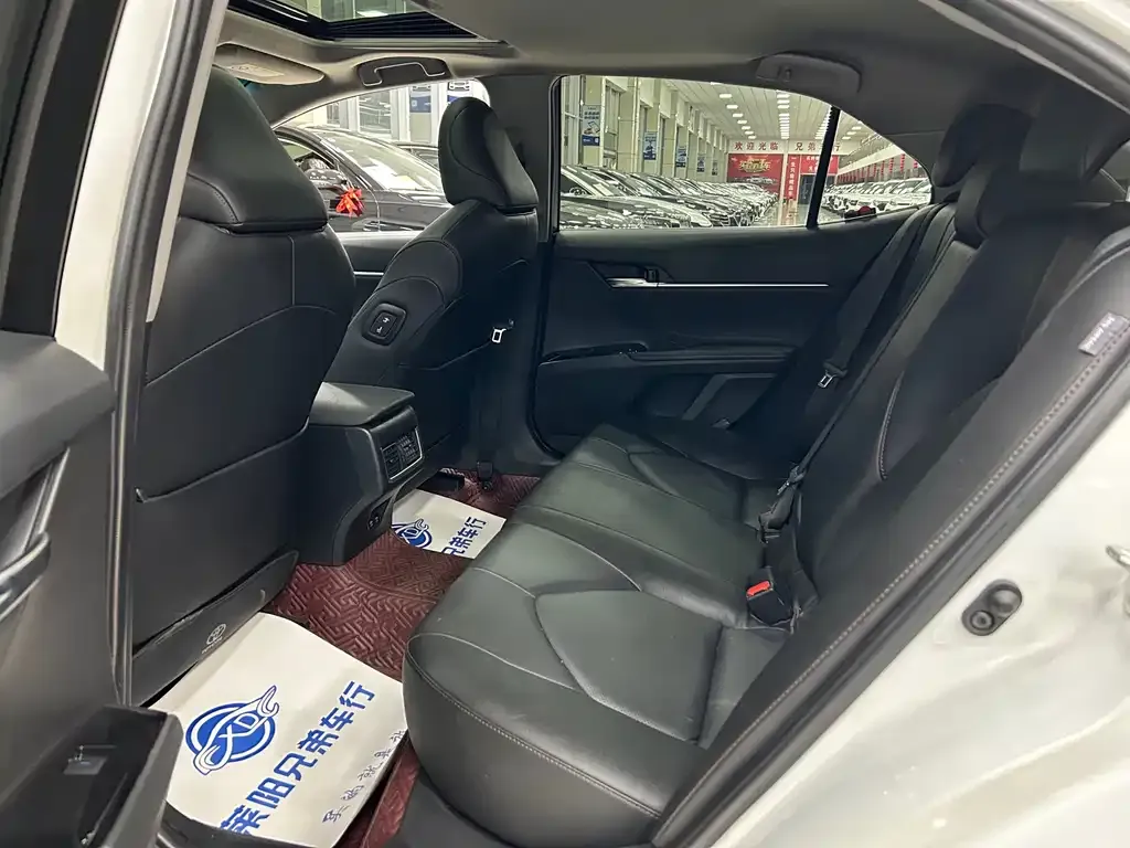 Toyota Camry 2021 из CN, фото 5