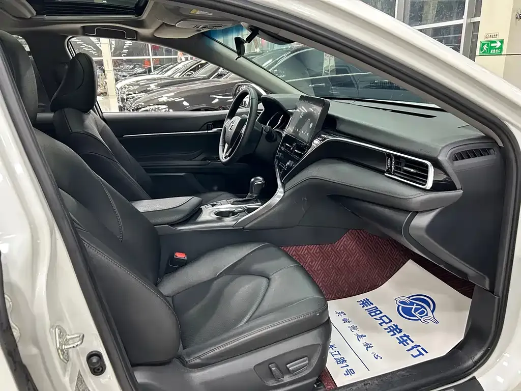 Toyota Camry 2021 из CN, фото 7