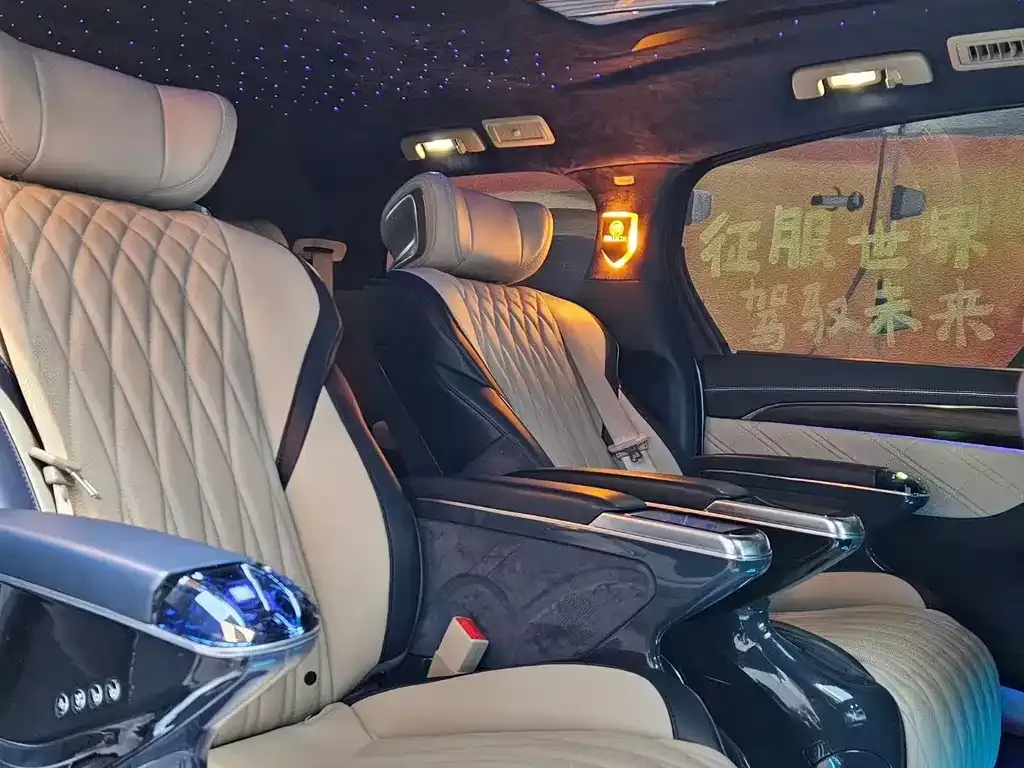 Buick GL8 2022 из CN, фото 9