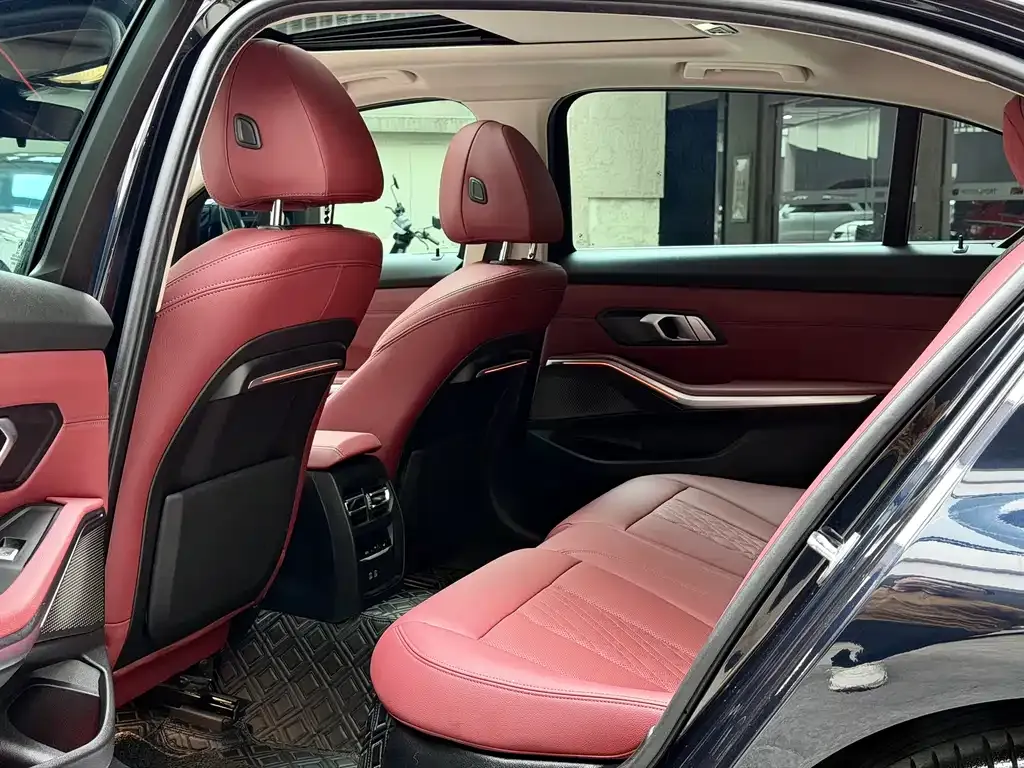 BMW 3 Series 2022 из CN, фото 6