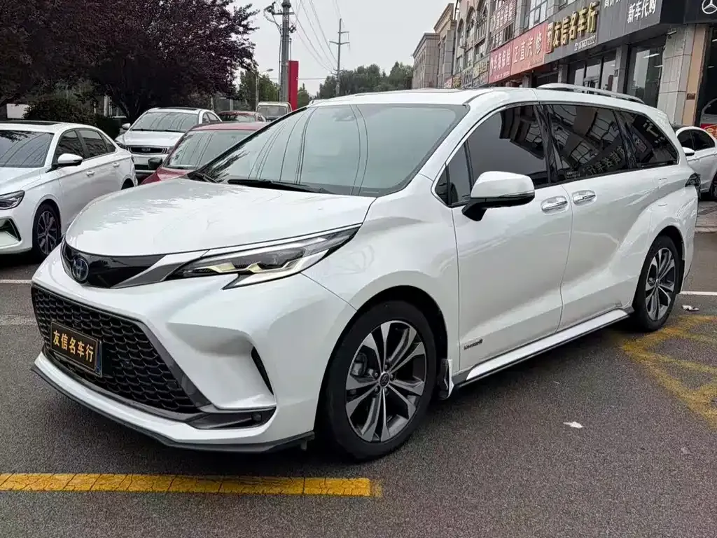 Toyota Granvia 2023 из CN, фото 1