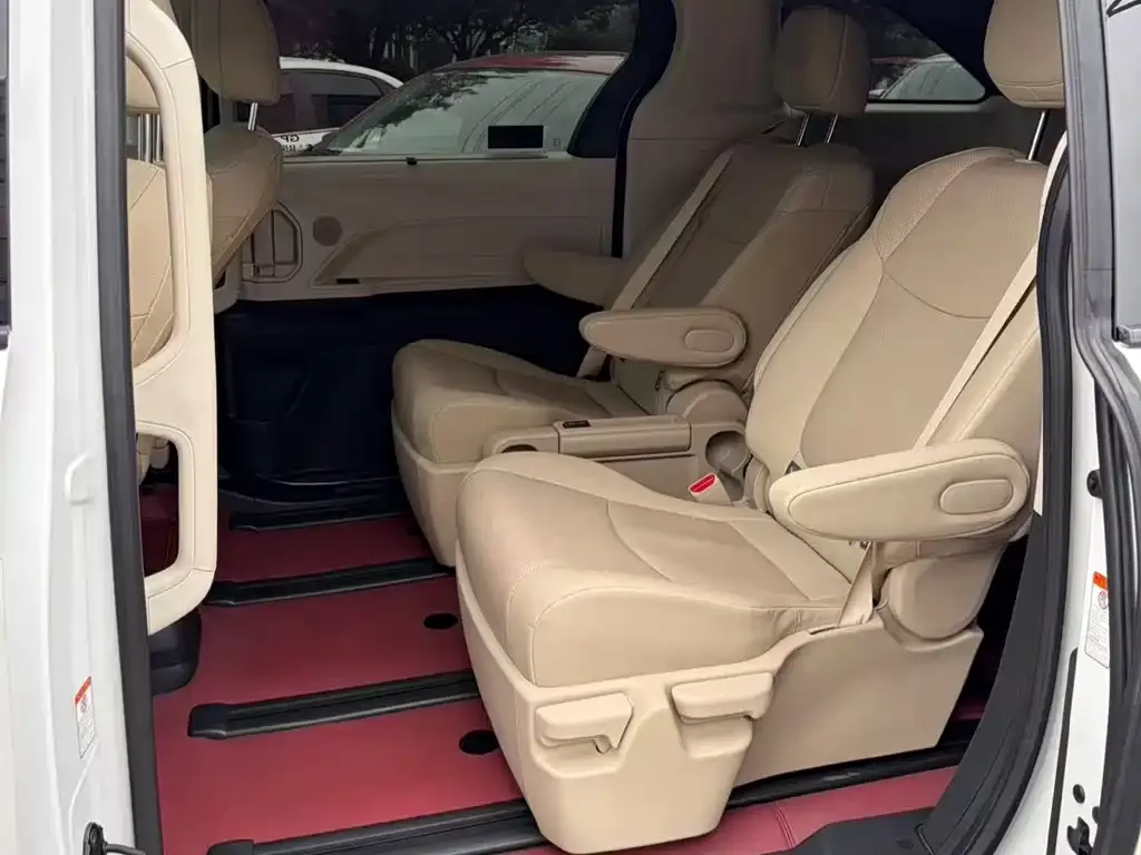 Toyota Granvia 2023 из CN, фото 8