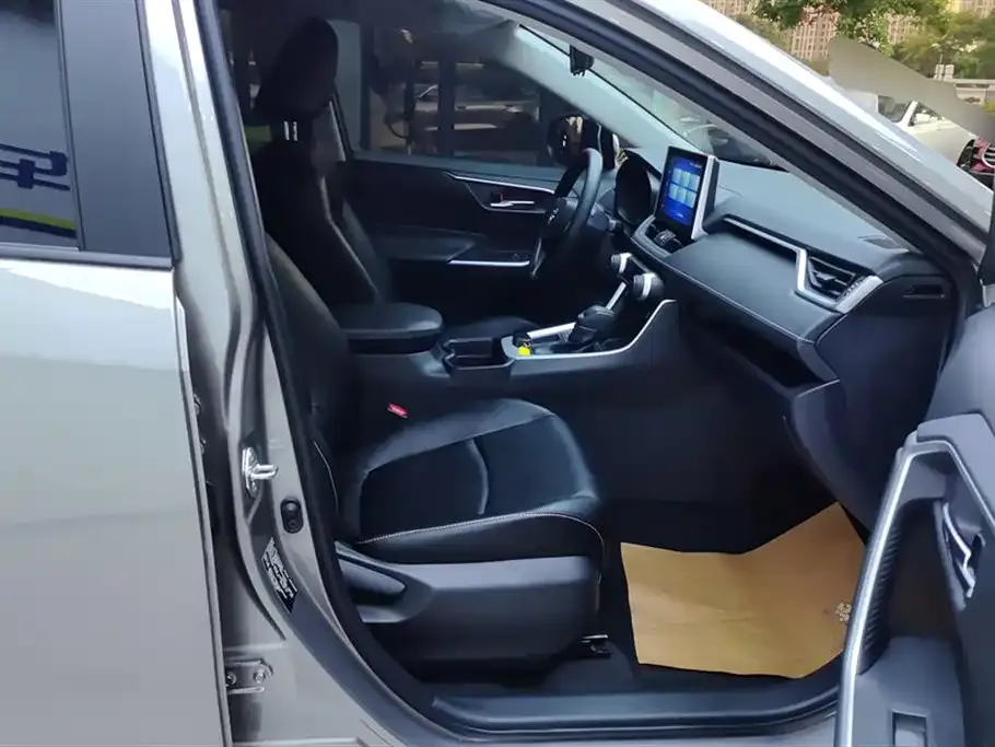 Toyota RAV4 2021 из CN, фото 8