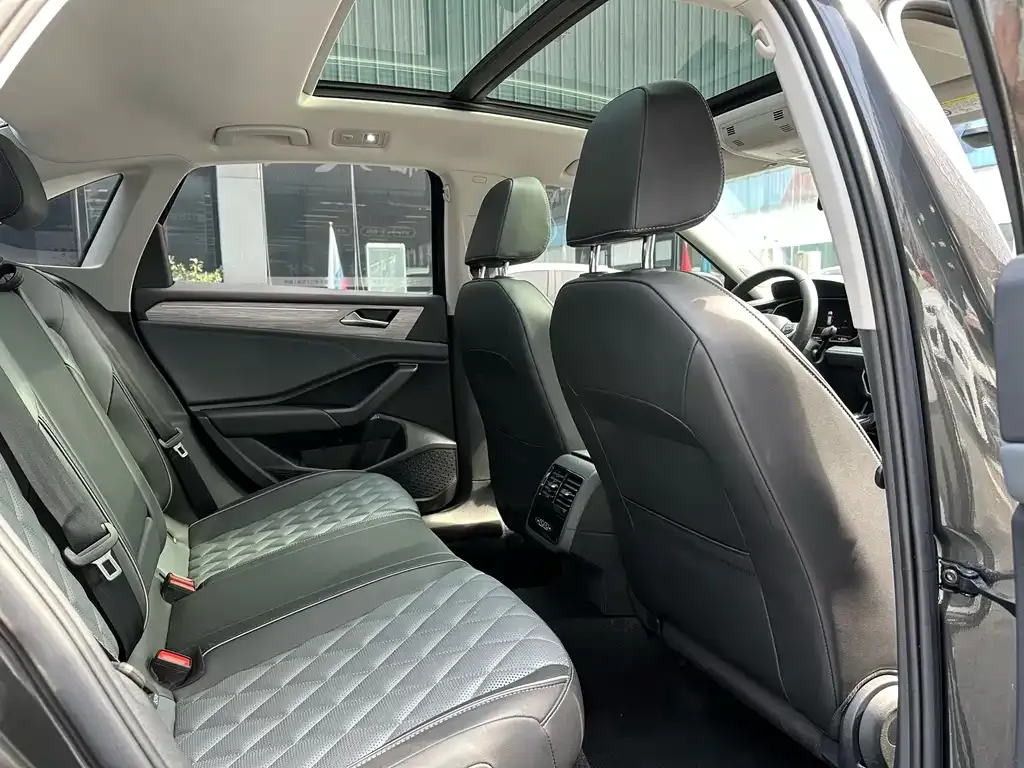 Volkswagen Sagitar 2023 из CN, фото 10