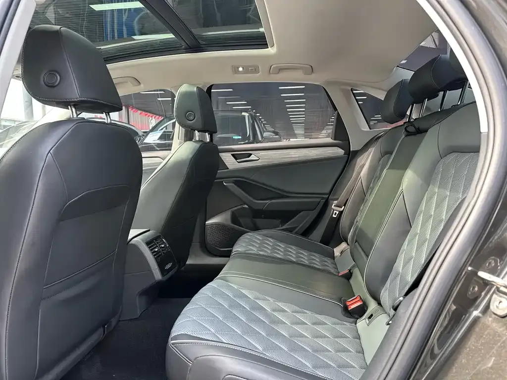 Volkswagen Sagitar 2023 из CN, фото 8