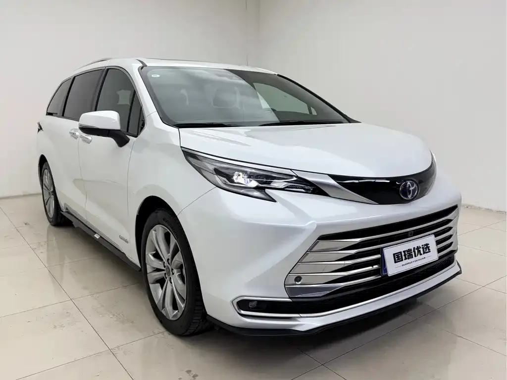 Toyota Sienna 2023 из CN, фото 3