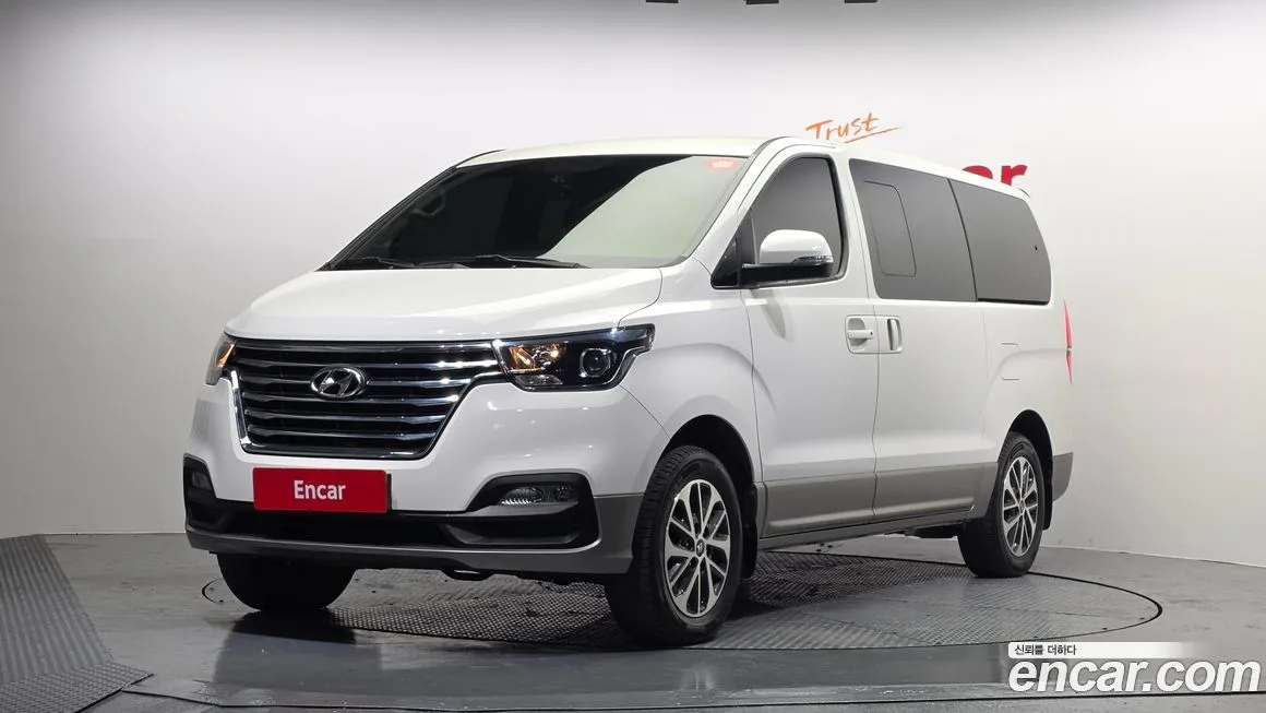 Hyundai Starex