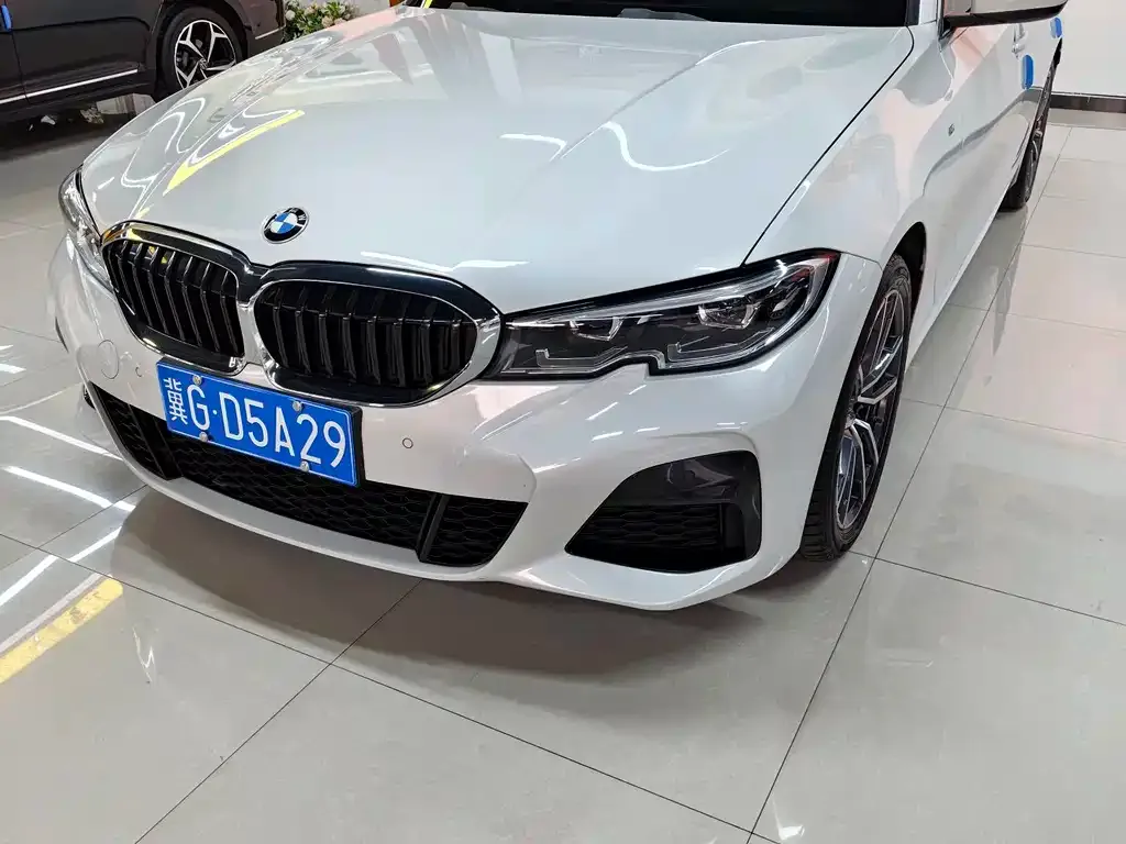 BMW 3 Series 2021 из CN, фото 1