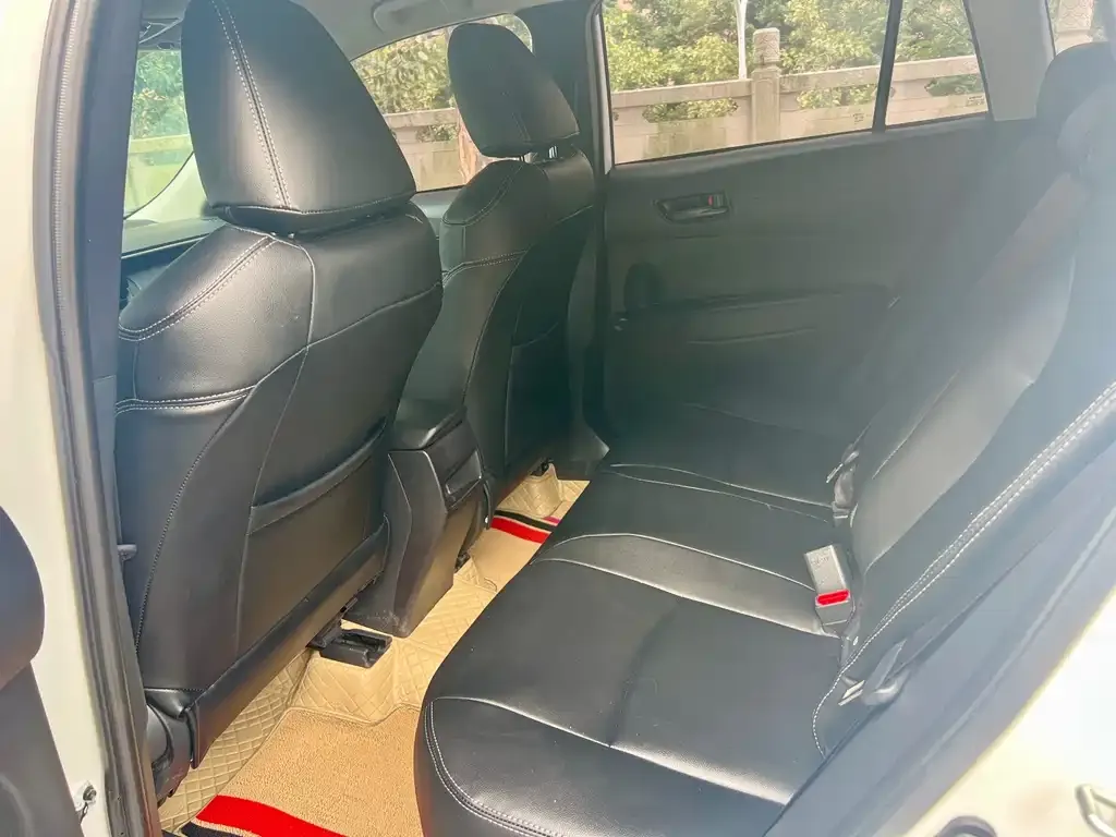 Toyota Corolla Cross 2023 из CN, фото 5