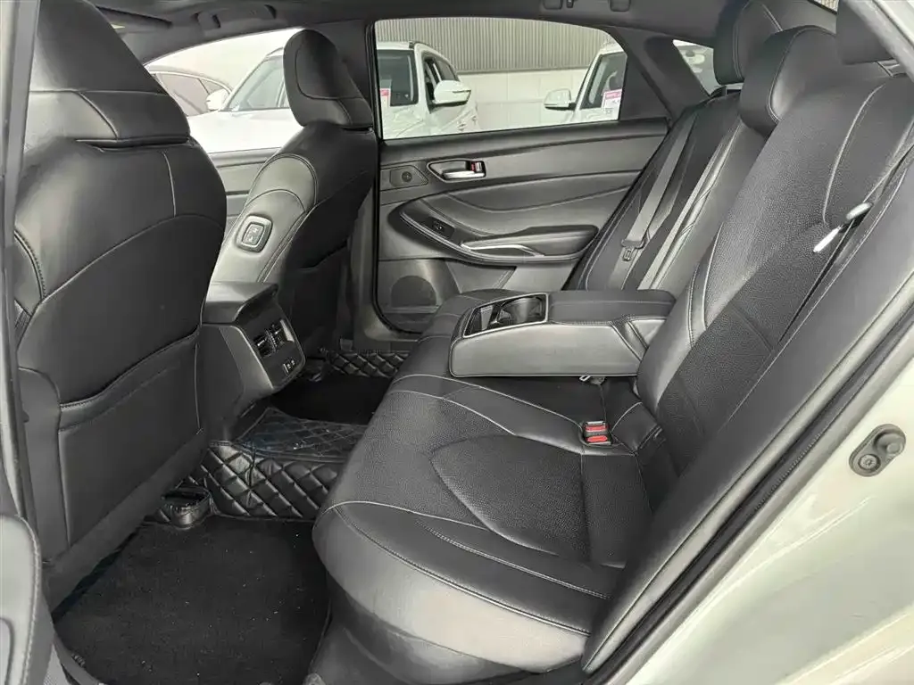 Toyota Avalon 2022 из CN, фото 9