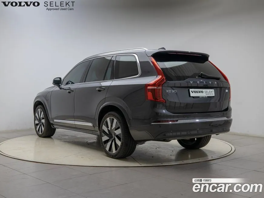 Volvo XC90 2024 из KR, фото 2