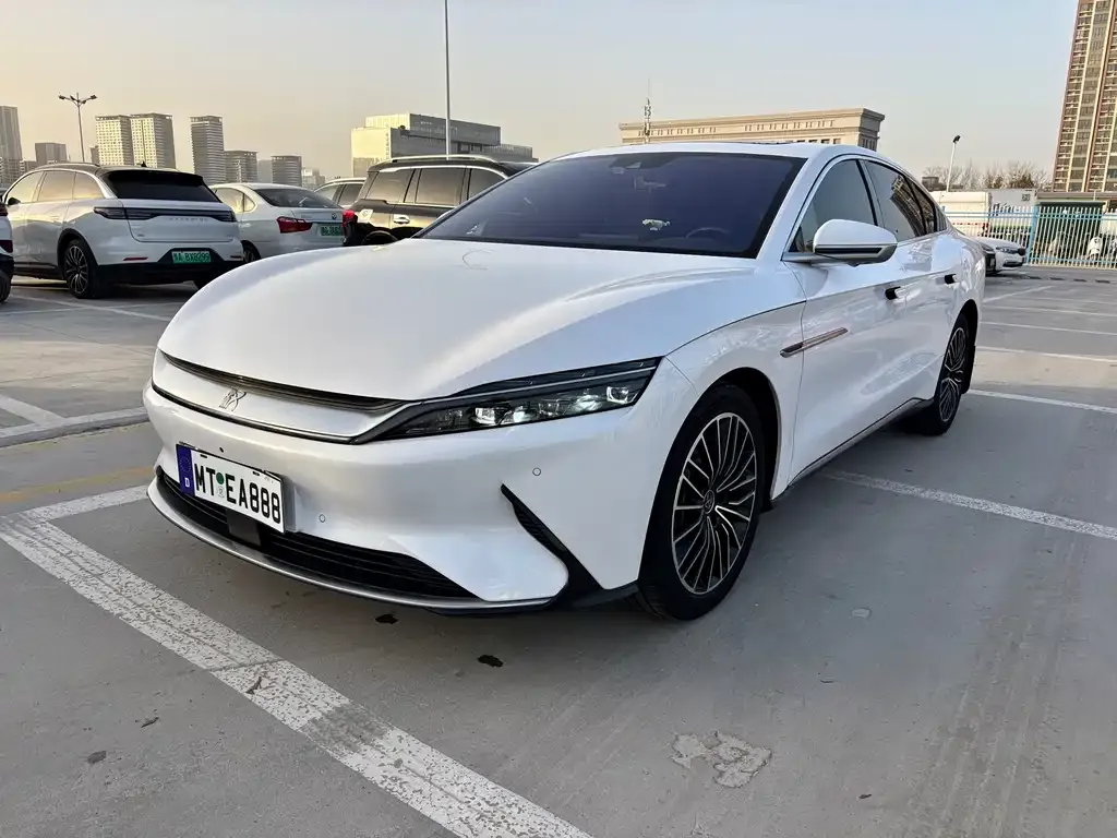 BYD Han — фото 1