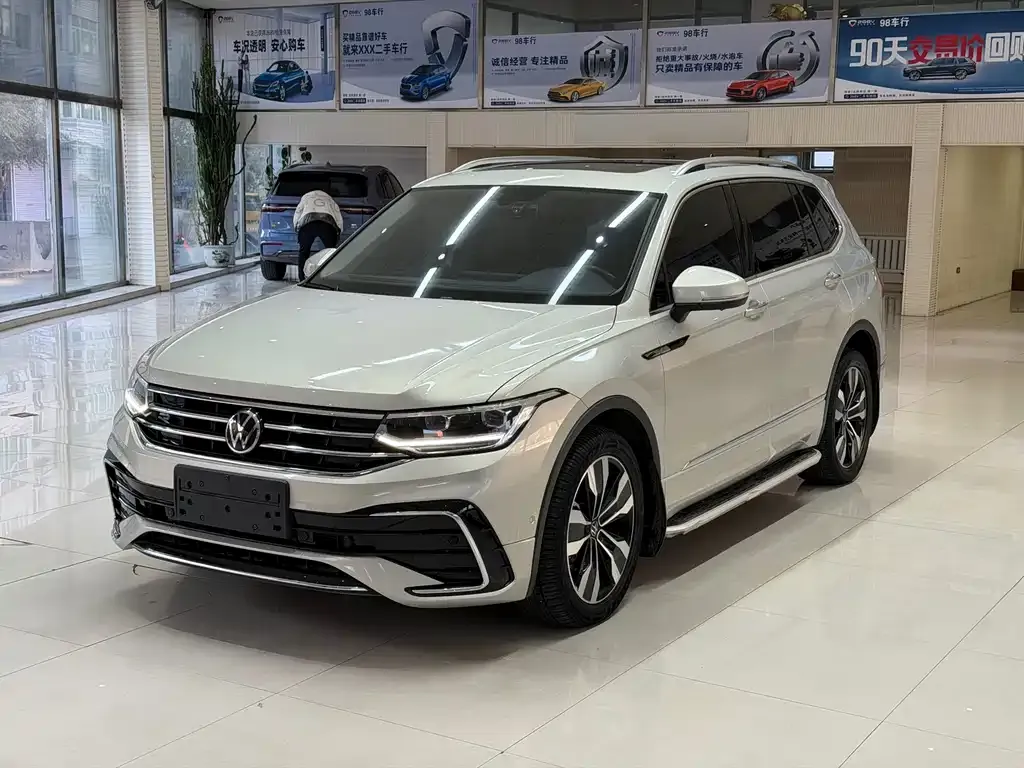 Volkswagen Tiguan L 2021 из CN, фото 1