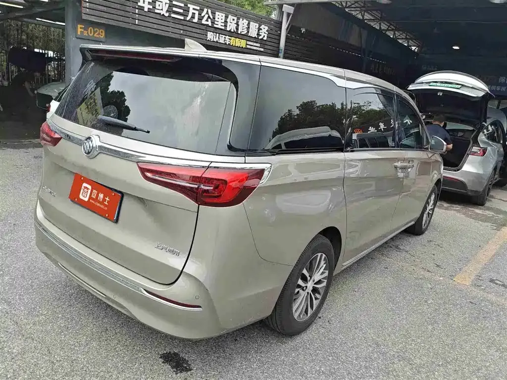 Buick GL8 2023 из CN, фото 2