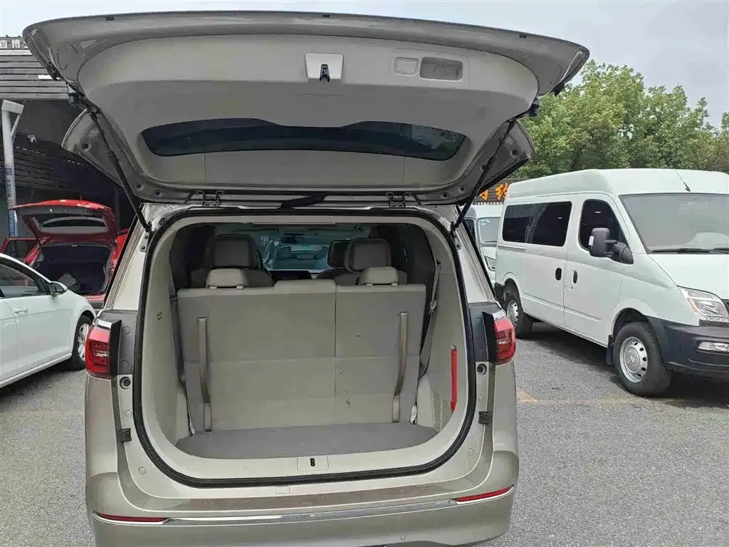 Buick GL8 2023 из CN, фото 6