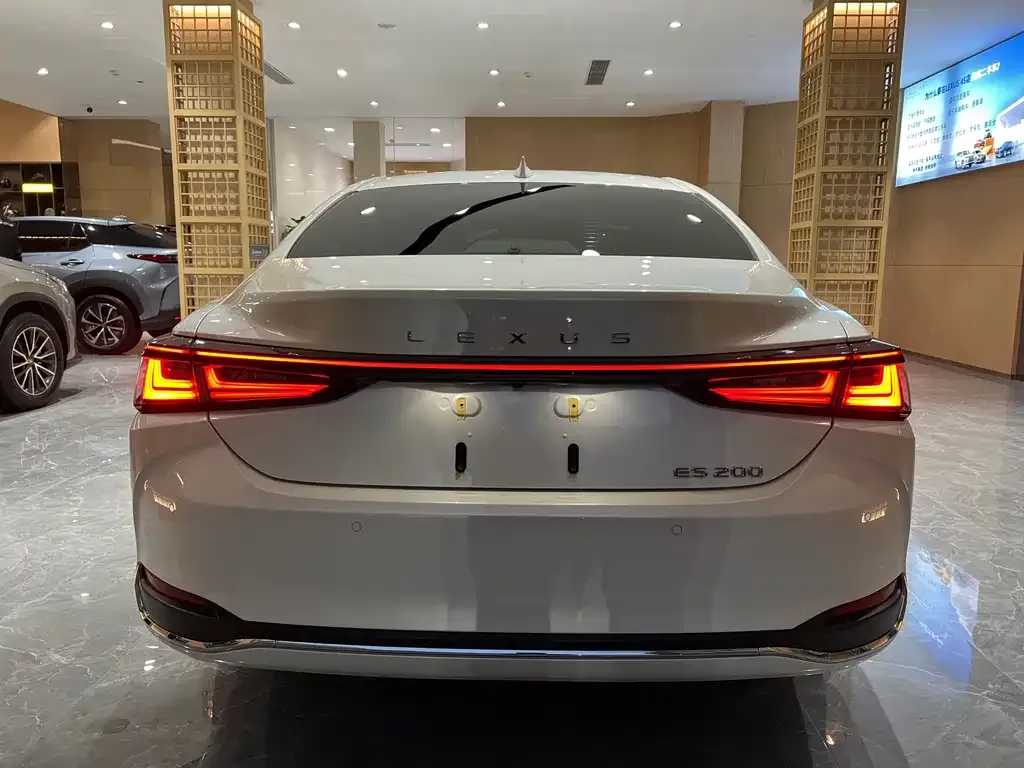 Lexus ES 2025 из CN, фото 4
