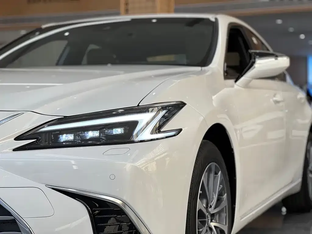 Lexus ES 2025 из CN, фото 7