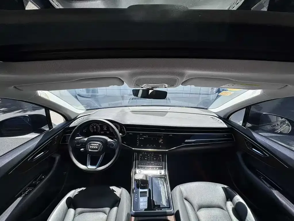 Audi Q7 2021 из CN, фото 9