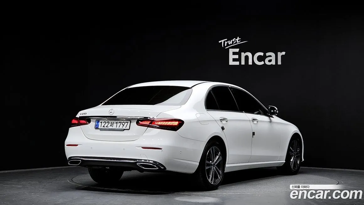Mercedes-Benz E-Class 2023 из KR, фото 2