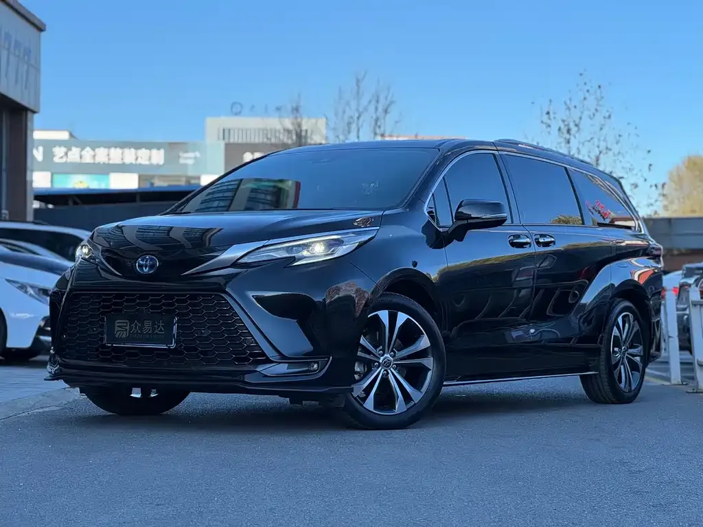 Toyota Granvia 2023 из CN, фото 1