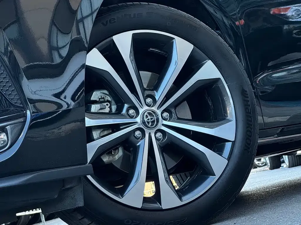 Toyota Granvia 2023 из CN, фото 10