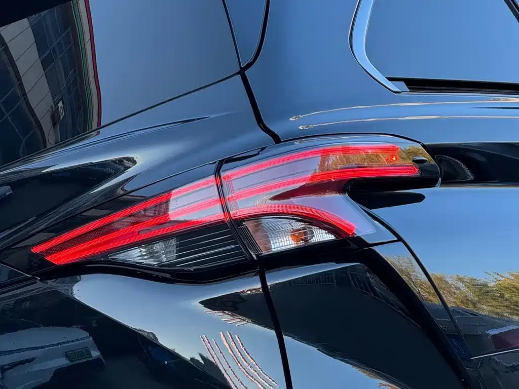 Toyota Granvia 2023 из CN, фото 8