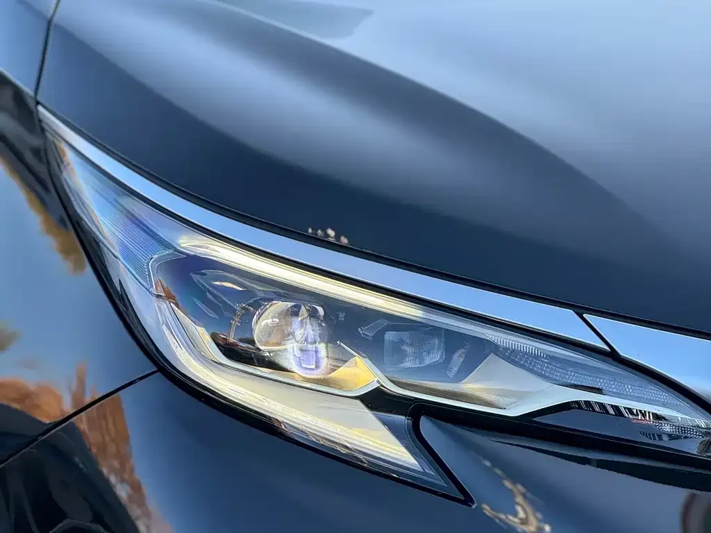 Toyota Granvia 2023 из CN, фото 9