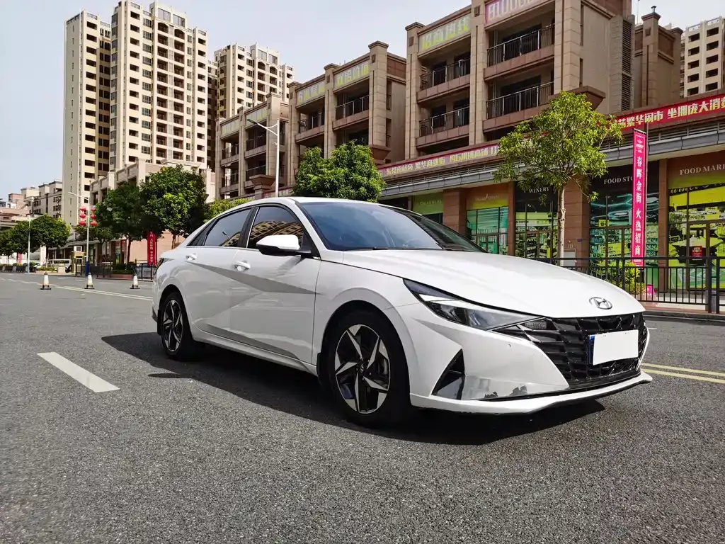 Hyundai Elantra 2023 из CN, фото 3