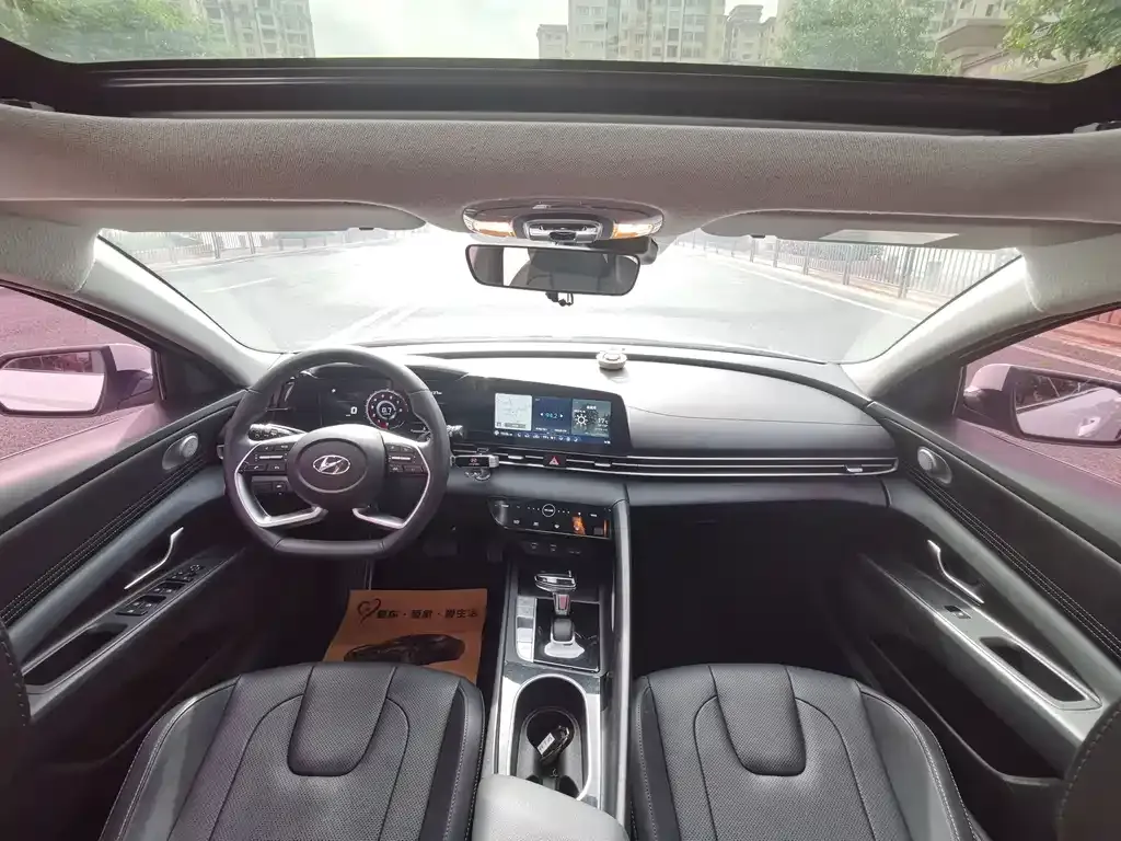 Hyundai Elantra 2023 из CN, фото 7