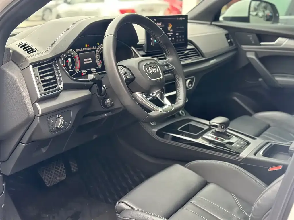 Audi Q5L Sportback — фото 8