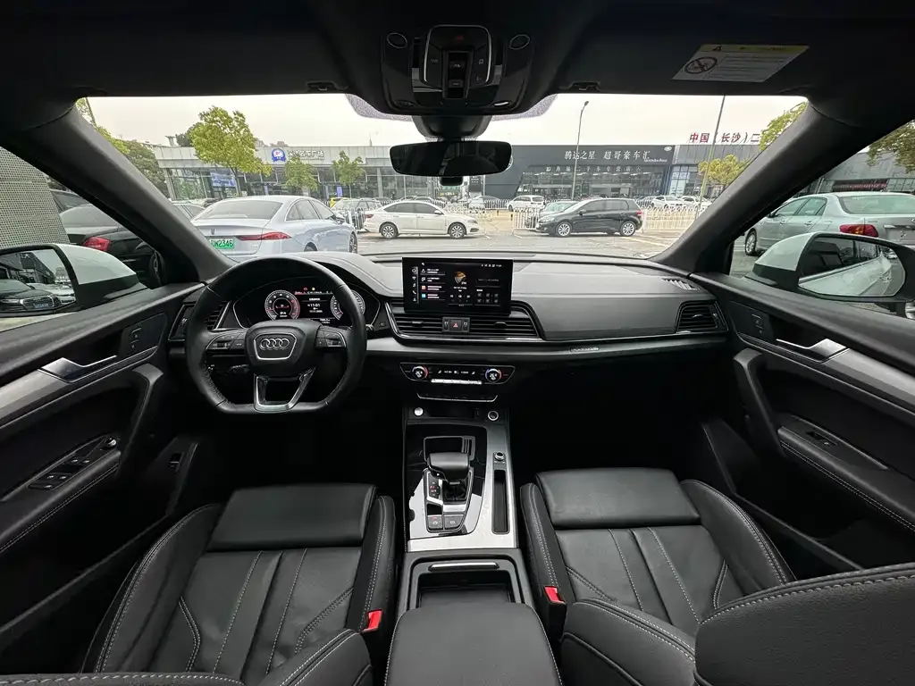 Audi Q5L Sportback — фото 9