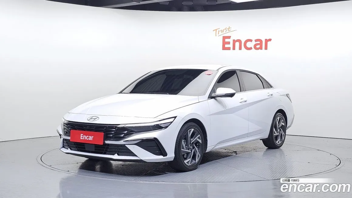 Hyundai AVANTE — фото 1