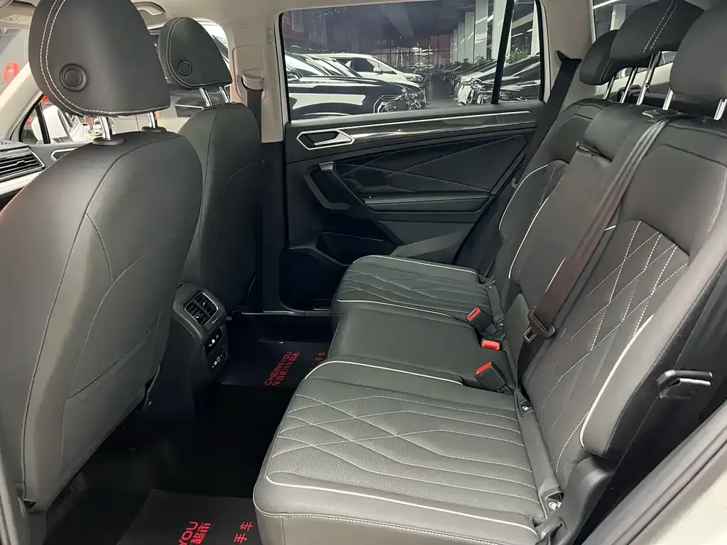 Volkswagen Tiguan L 2023 из CN, фото 10