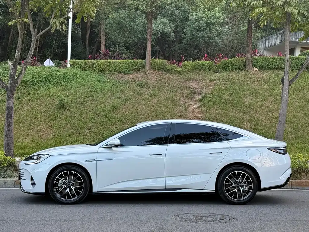 BYD Seal — фото 3