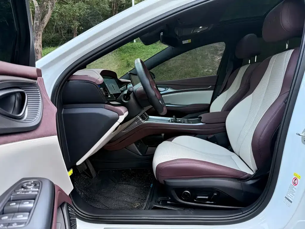 BYD Seal — фото 7