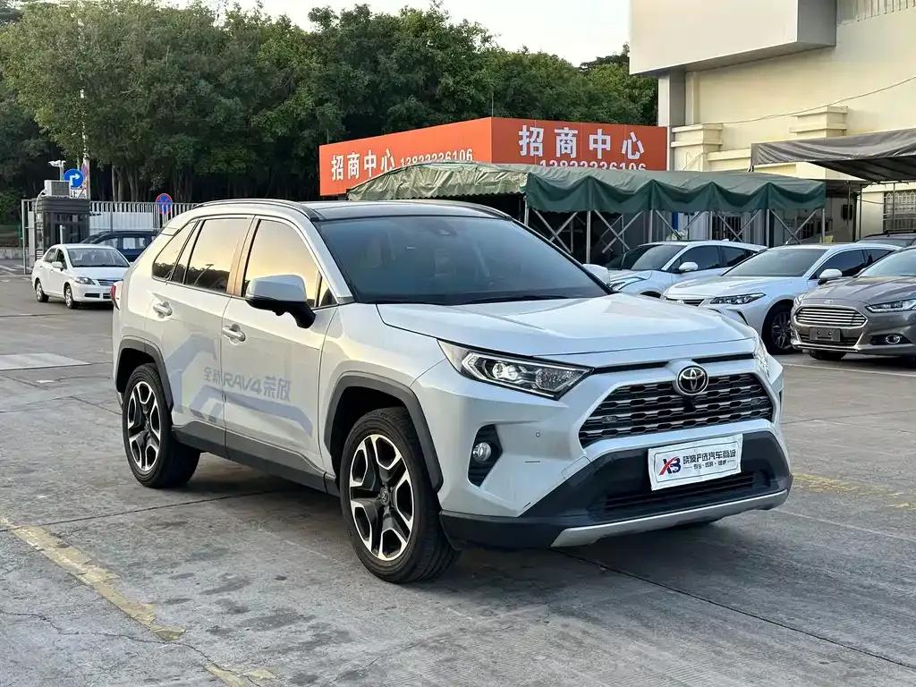 Toyota RAV4 2021 из CN, фото 3