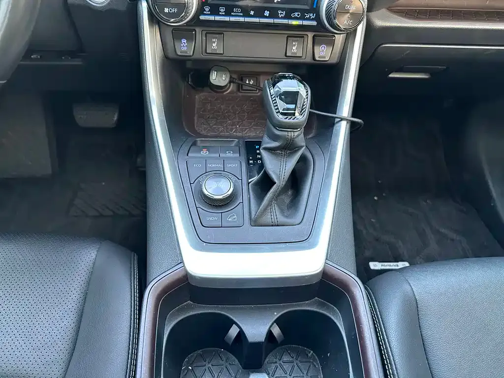 Toyota RAV4 2021 из CN, фото 8