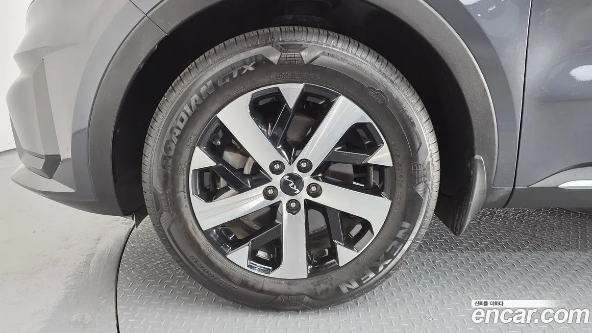 Kia Sorento — фото 5
