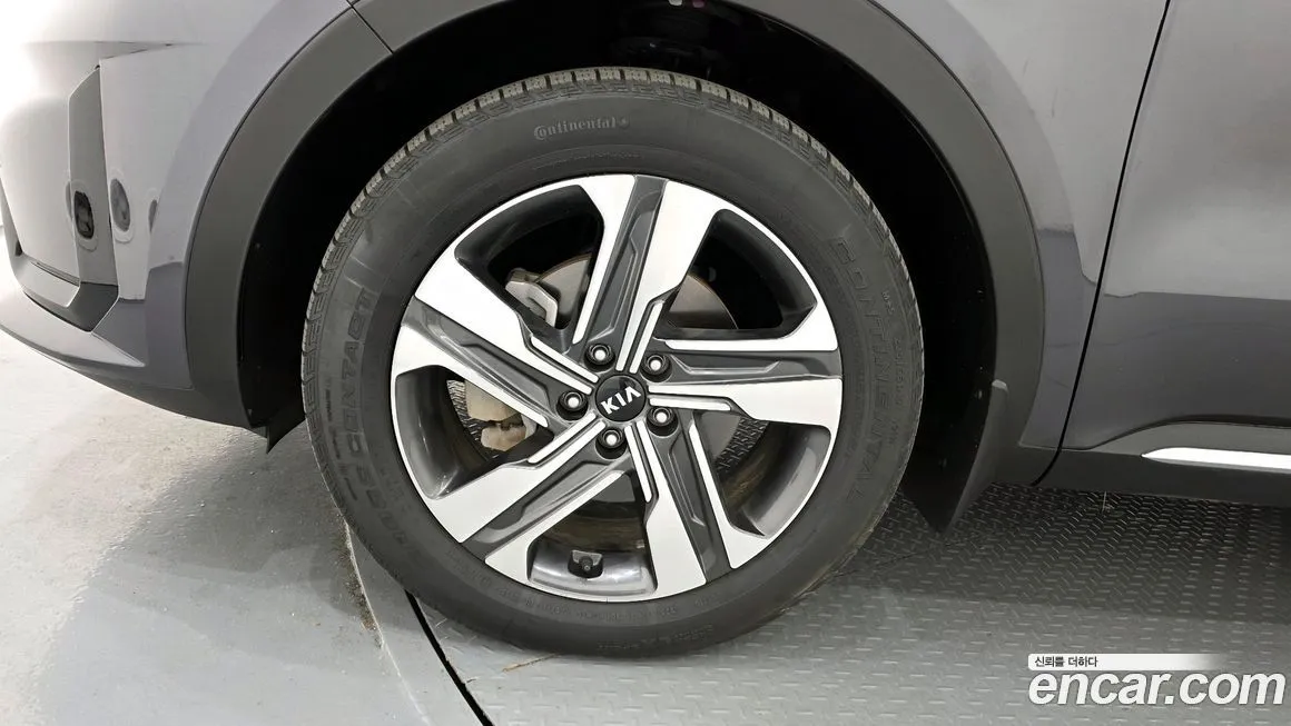 Kia Sorento — фото 5