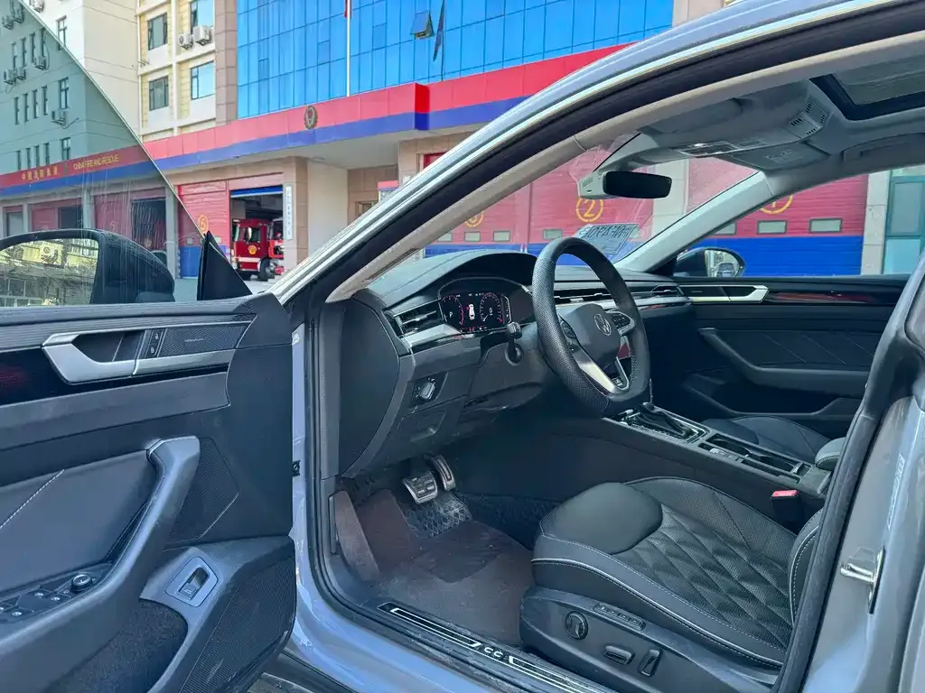Volkswagen CC 2023 из CN, фото 4