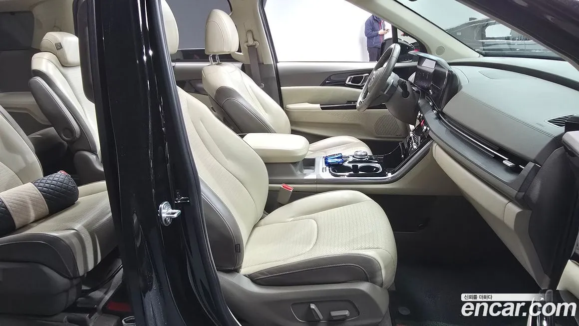 Kia Carnival — фото 10