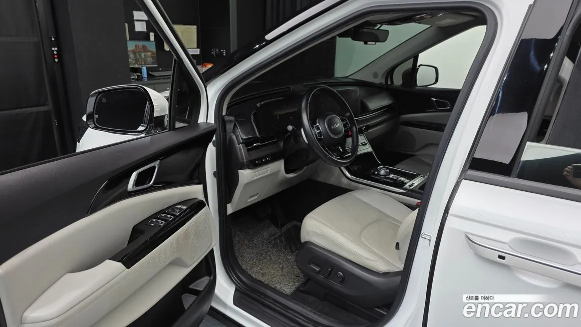 Kia Carnival — фото 10