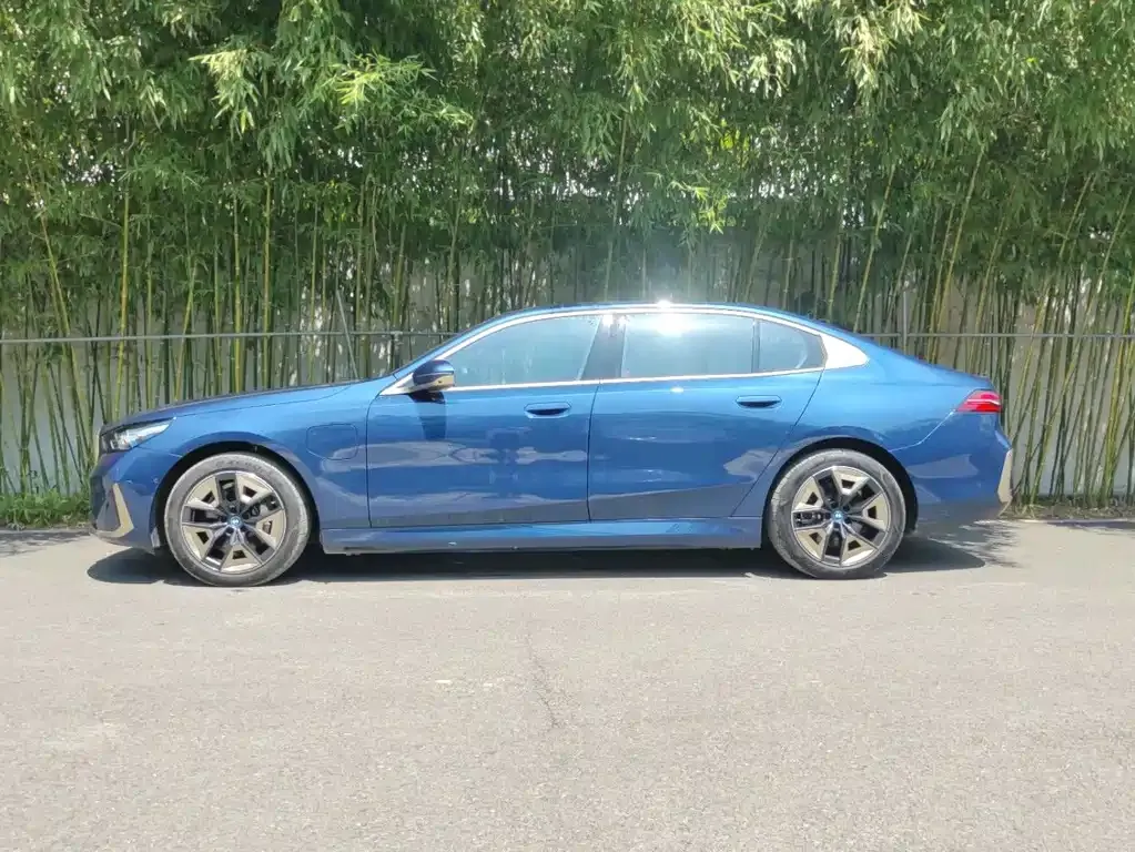 BMW i5 2024 из CN, фото 2