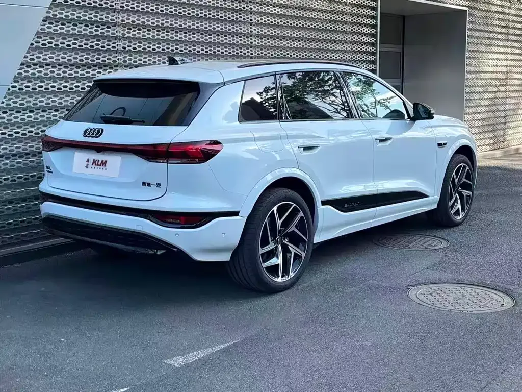 Audi Q6L e-tron — фото 3