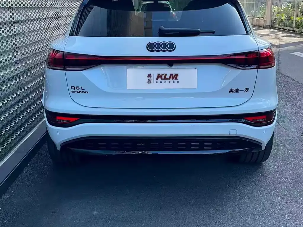 Audi Q6L e-tron — фото 4