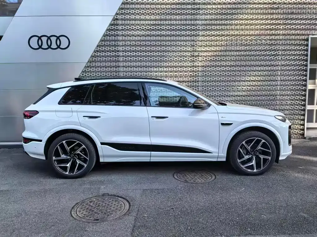 Audi Q6L e-tron — фото 5